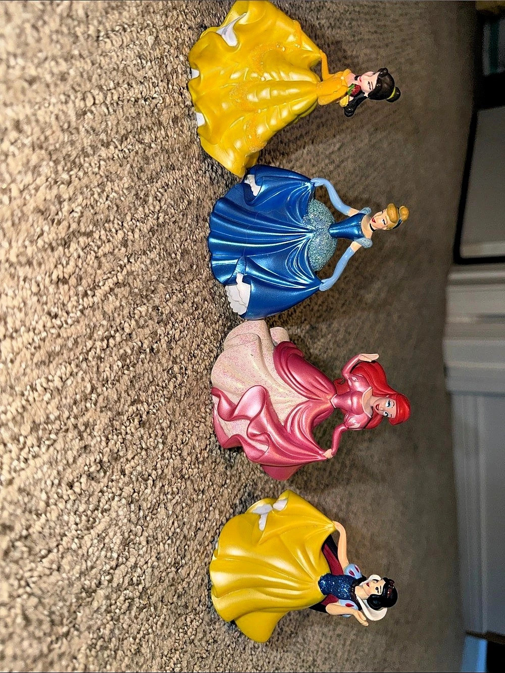 Disney Princess Deluxe Figurine Play Set of 4 Yellow & Blue